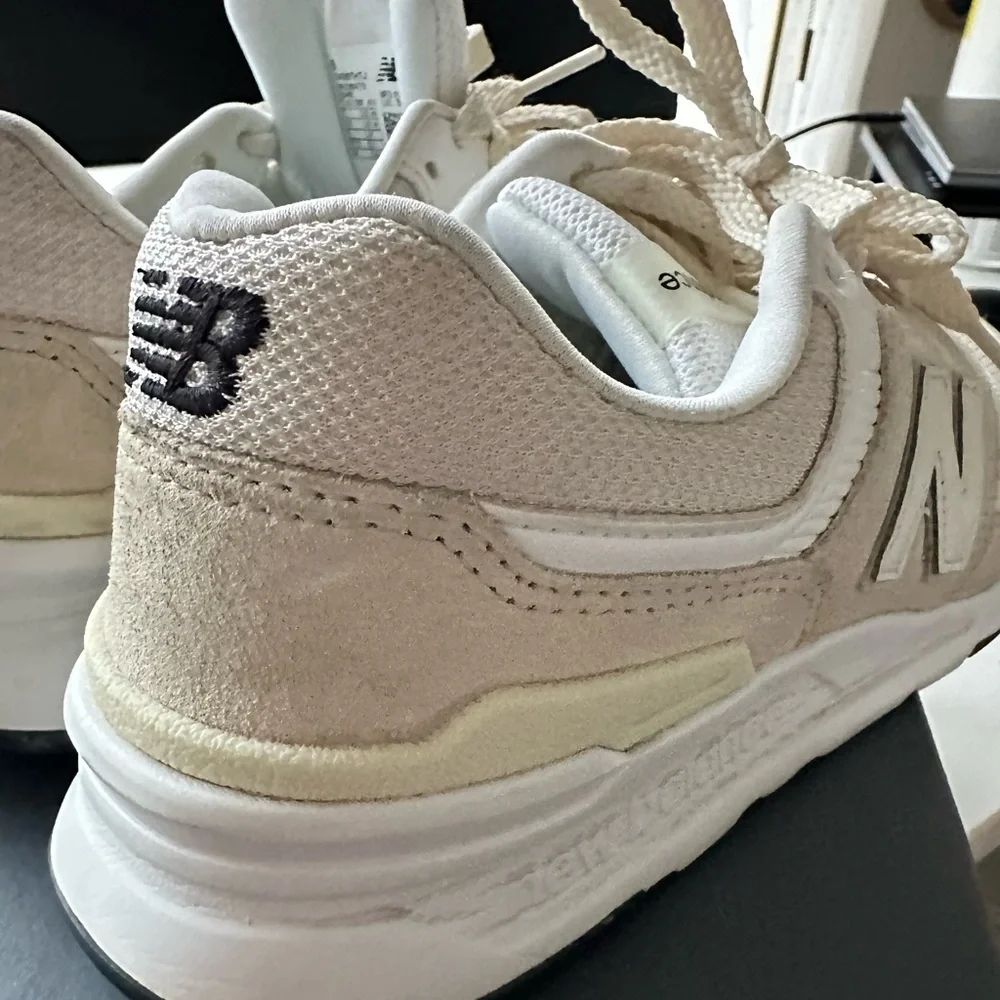 New Balance Women’s Shoes - Picture 6 of 10